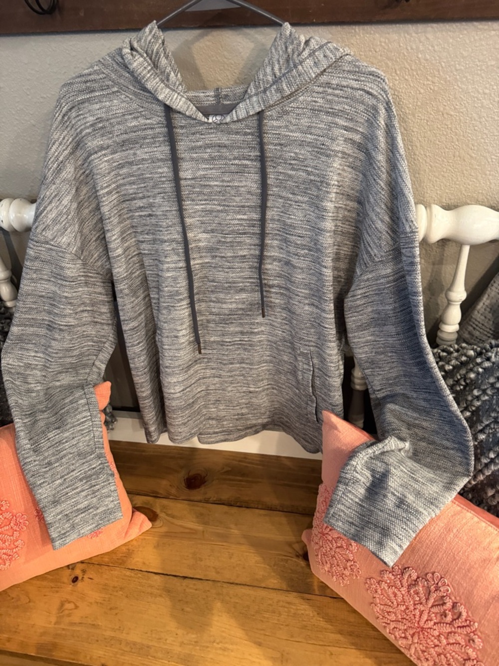Te Verde Gray Marled Hooded Pullover
